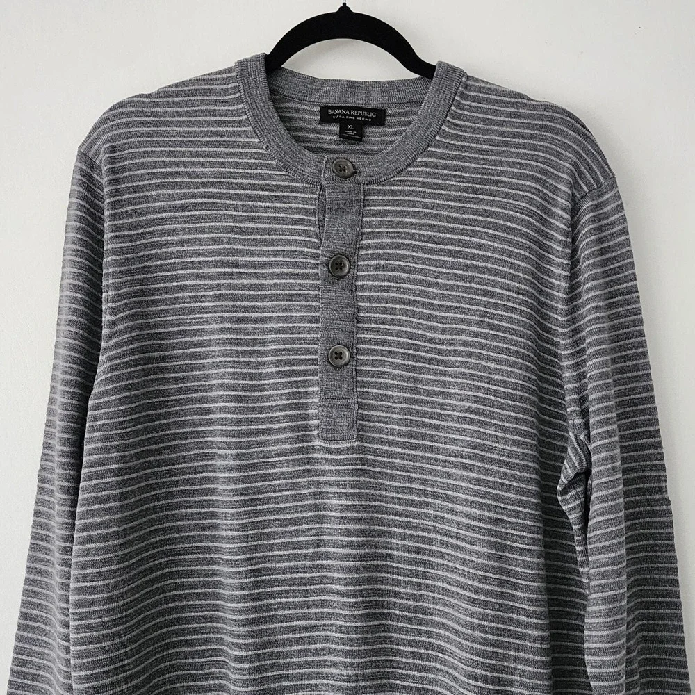 Banana Republic brand banana